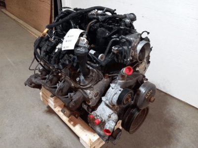 Zoom bild av 5.3L - LM7 Motorer, Säljes med garanti